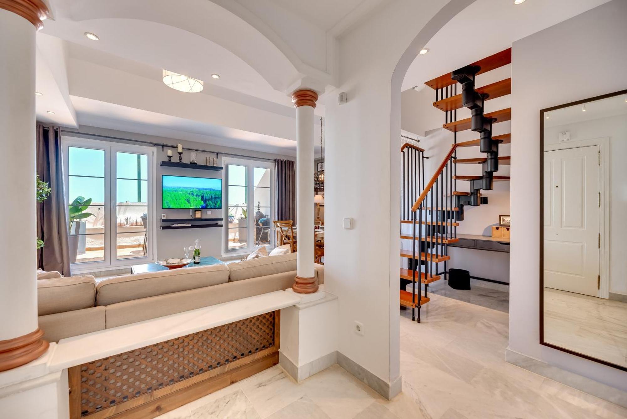 Apartamento Elegant 2 Bdrm Penthouse With Bbq And Pools Marbella Exterior foto