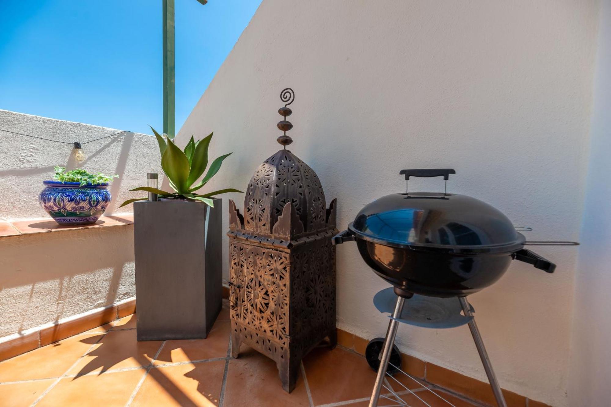 Apartamento Elegant 2 Bdrm Penthouse With Bbq And Pools Marbella Exterior foto
