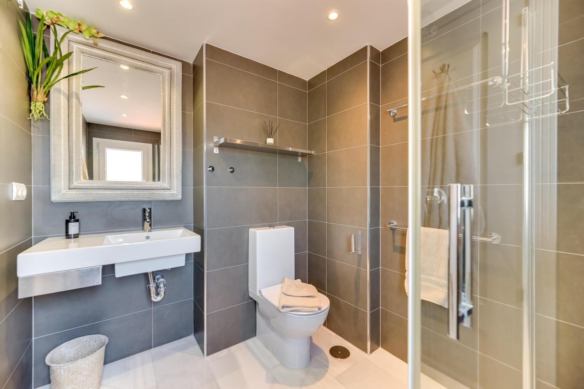 Apartamento Elegant 2 Bdrm Penthouse With Bbq And Pools Marbella Exterior foto