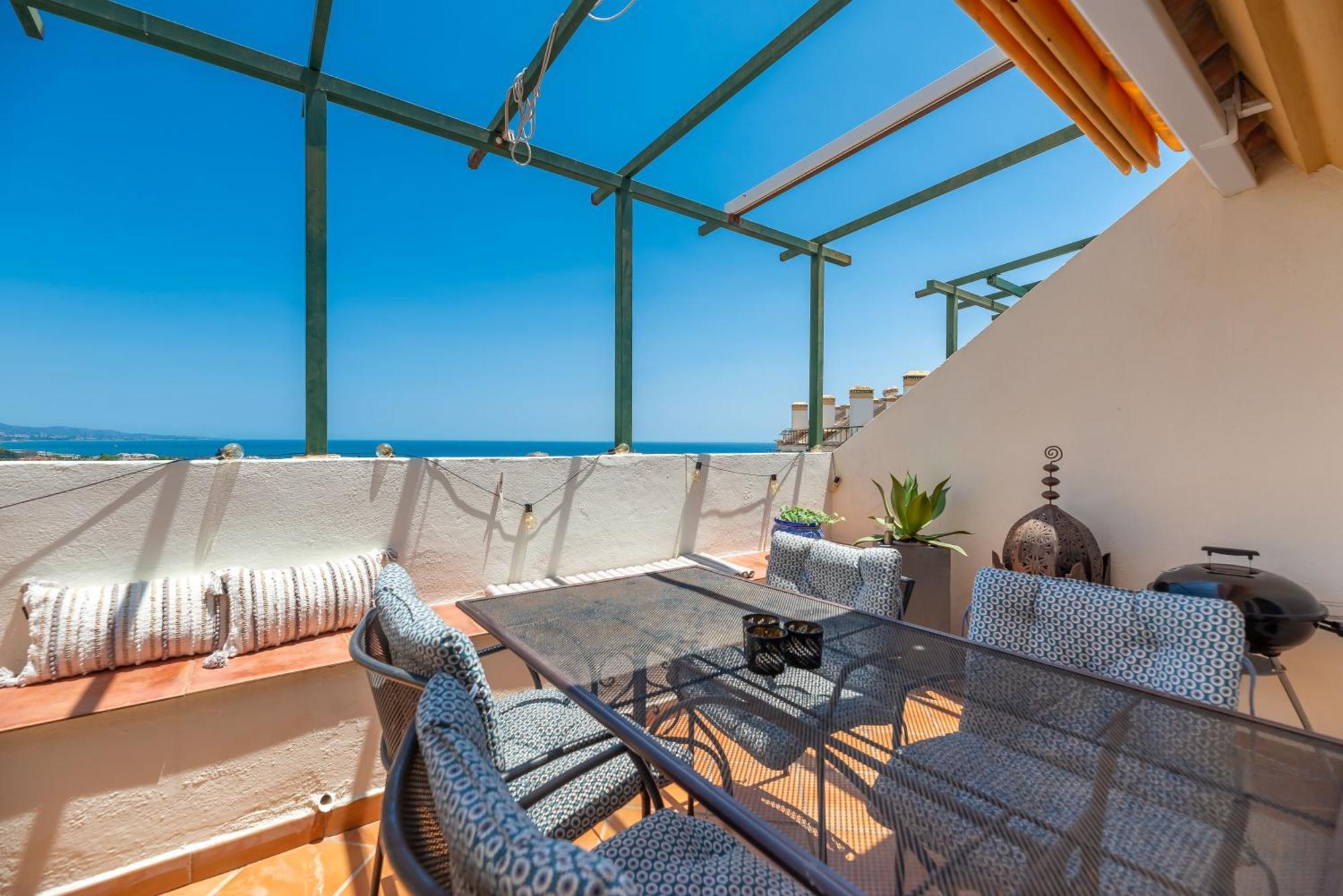 Apartamento Elegant 2 Bdrm Penthouse With Bbq And Pools Marbella Exterior foto