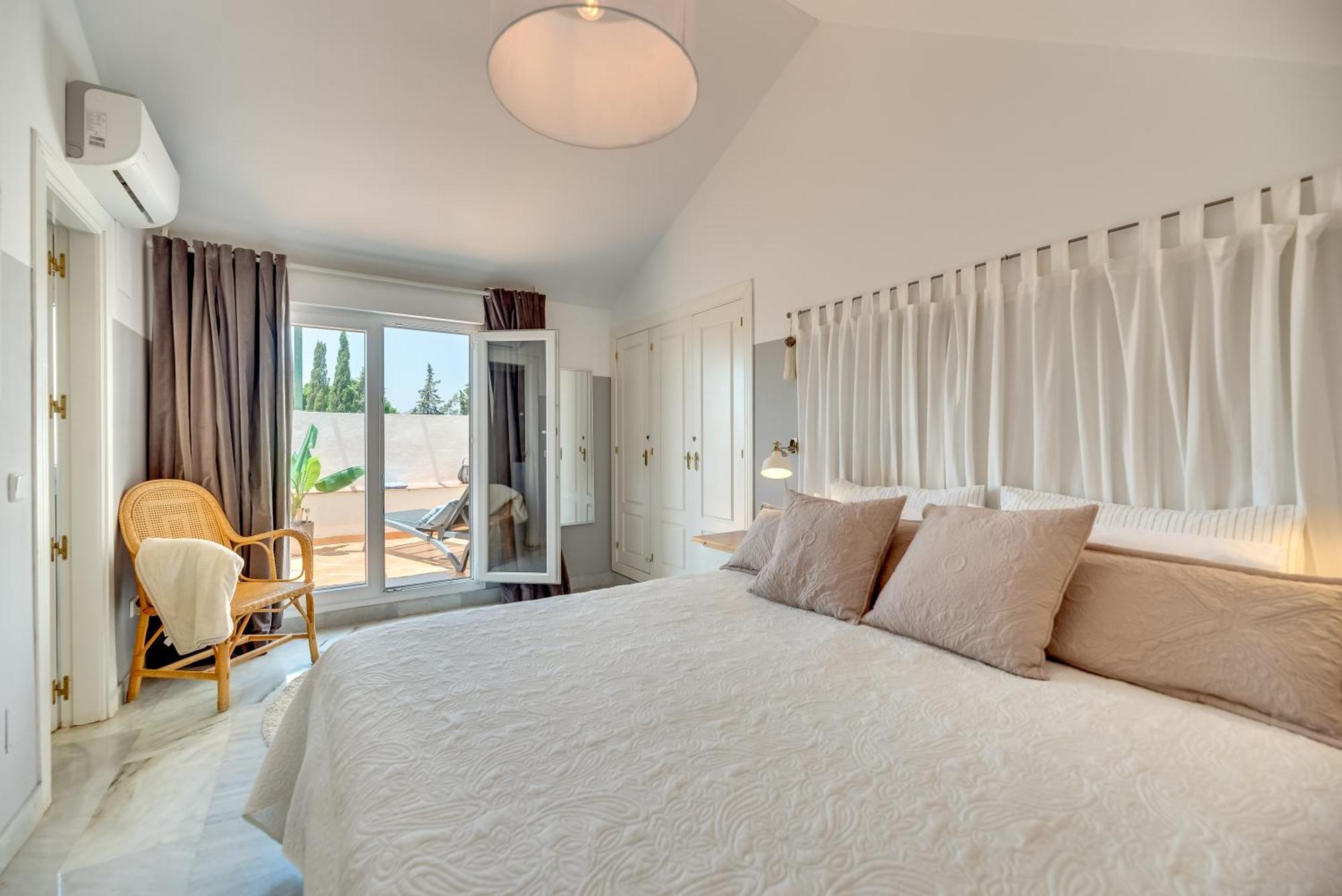 Apartamento Elegant 2 Bdrm Penthouse With Bbq And Pools Marbella Exterior foto