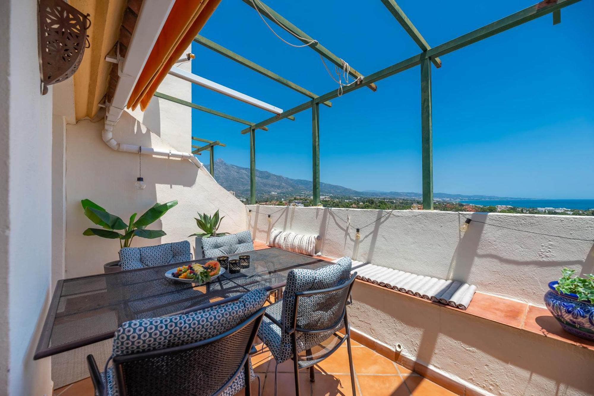 Apartamento Elegant 2 Bdrm Penthouse With Bbq And Pools Marbella Exterior foto