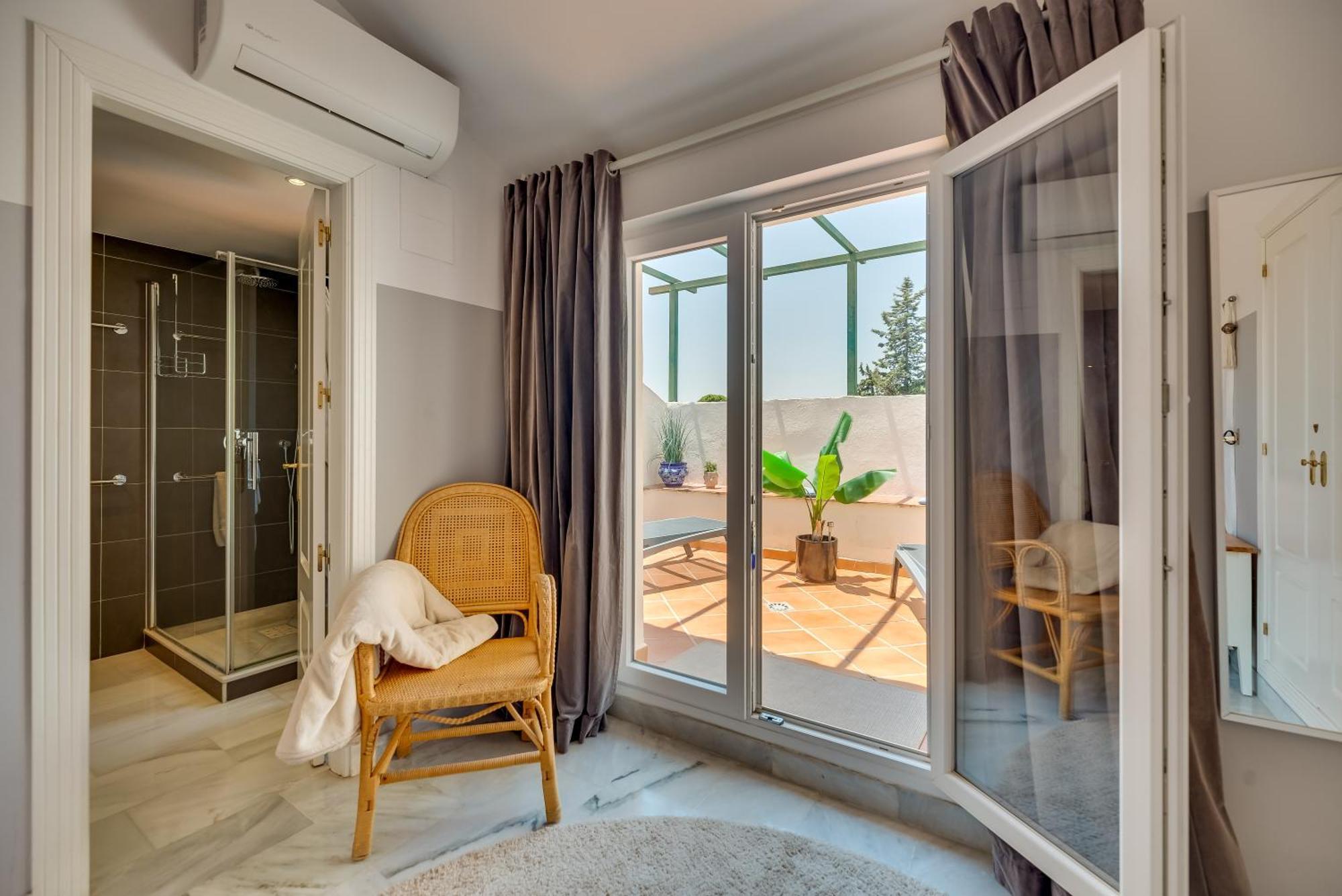 Apartamento Elegant 2 Bdrm Penthouse With Bbq And Pools Marbella Exterior foto